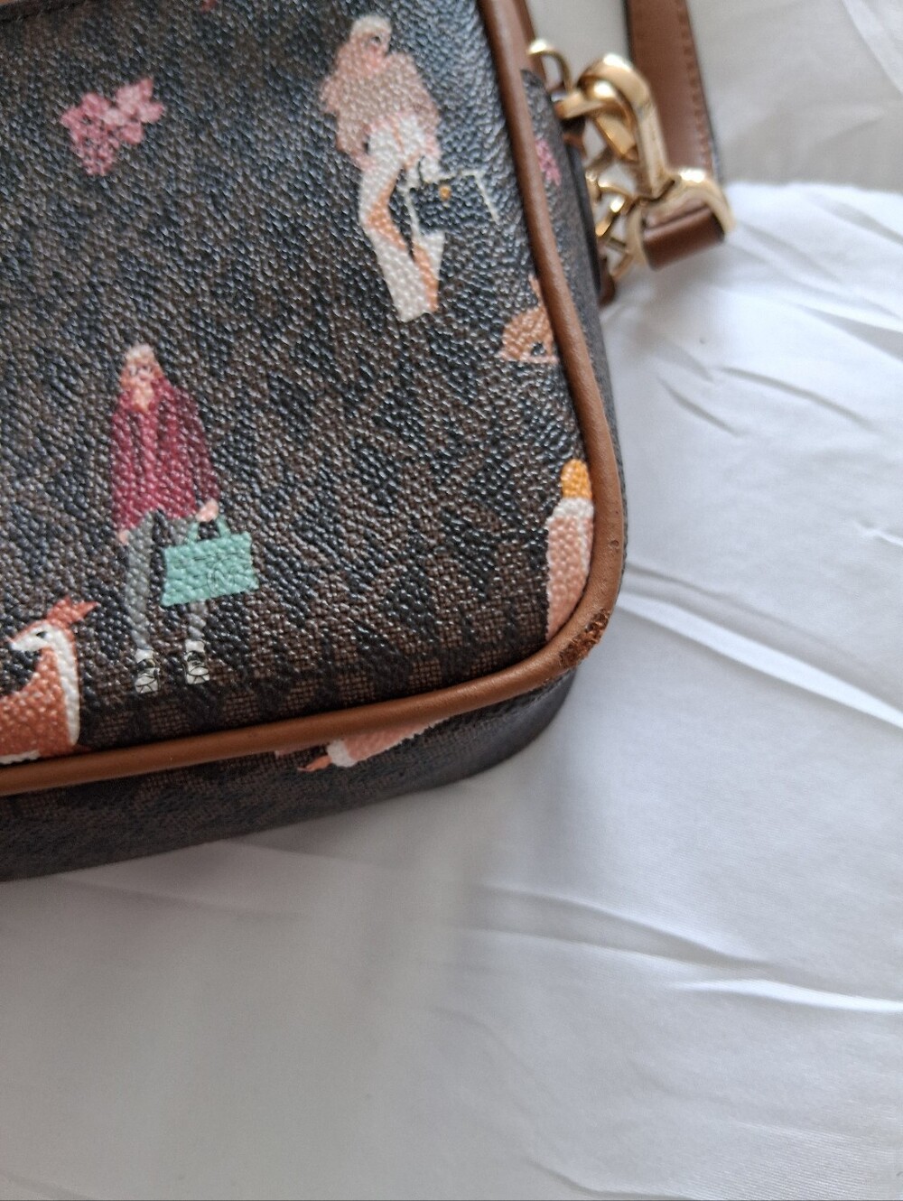 Michael Kors Jet Set Girls Crossbody Bag. - Picture 11 of 11